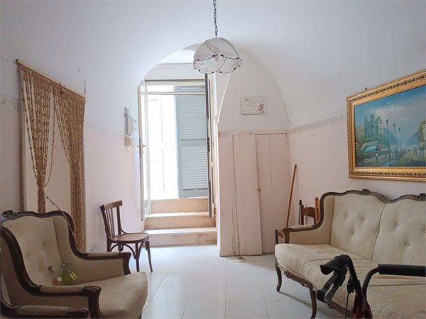 casa indipendente in vendita a Bitonto in zona Borgo Antico