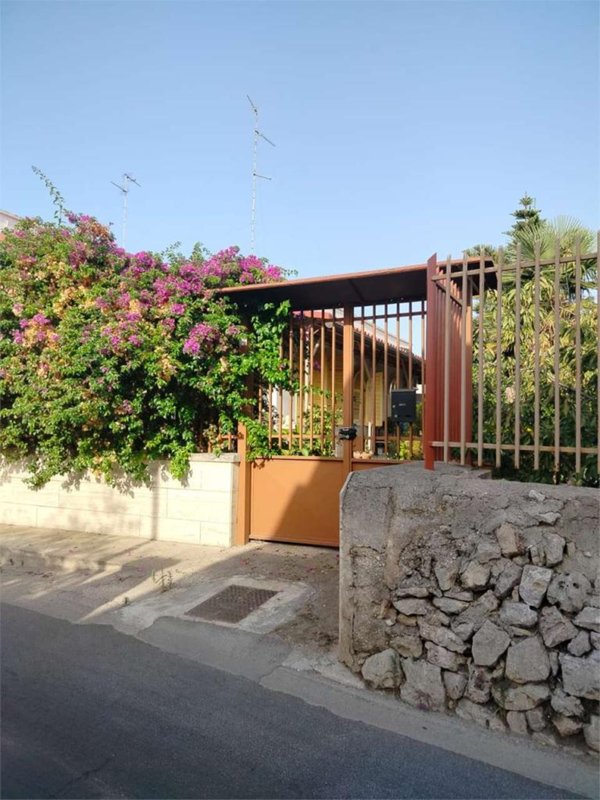 casa indipendente in vendita a Bitonto