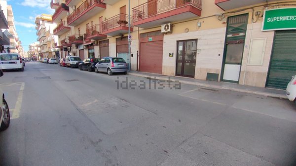 locale commerciale in vendita a Bitonto