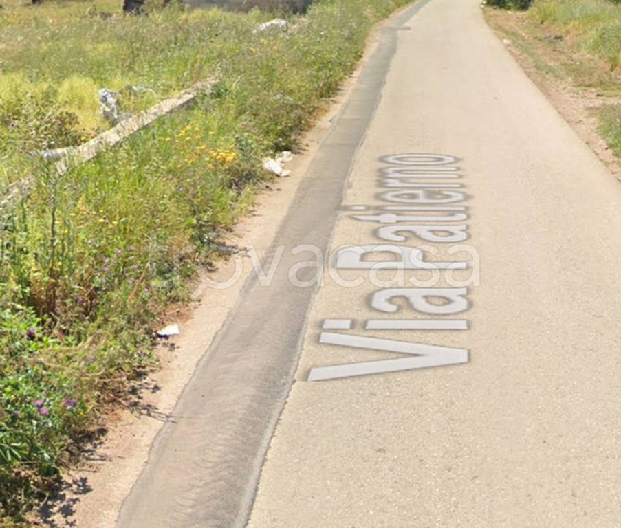 locale commerciale in vendita a Bitonto