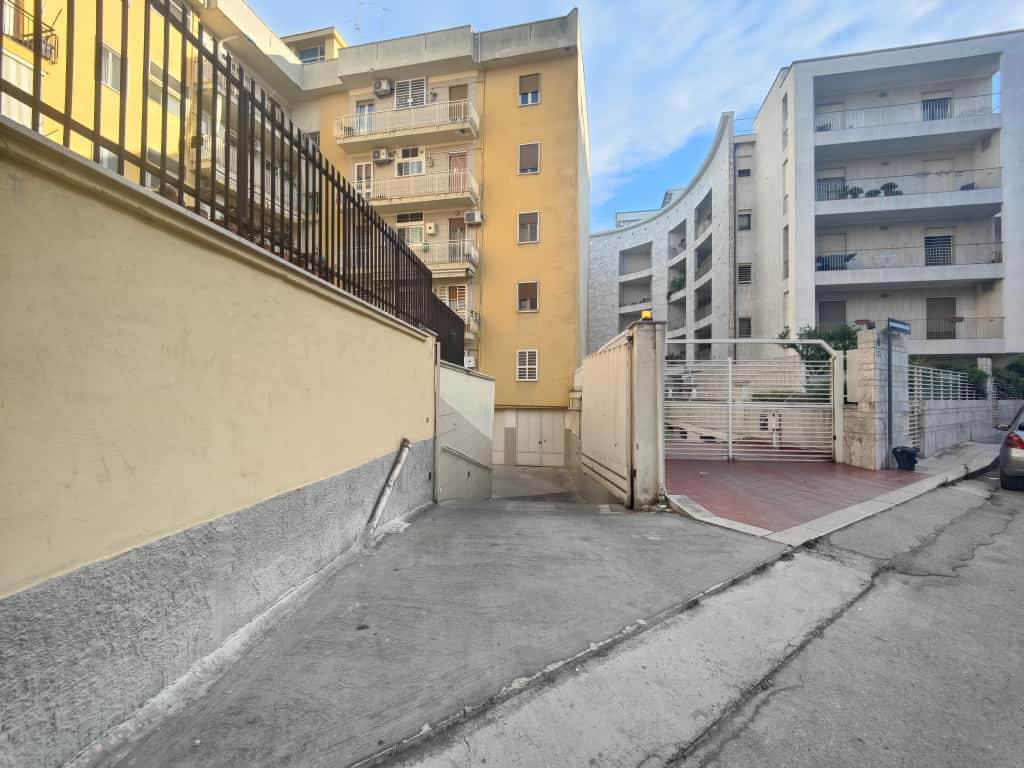 locale di sgombero in vendita a Bitonto