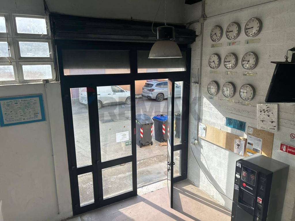 locale commerciale in vendita a Bitonto