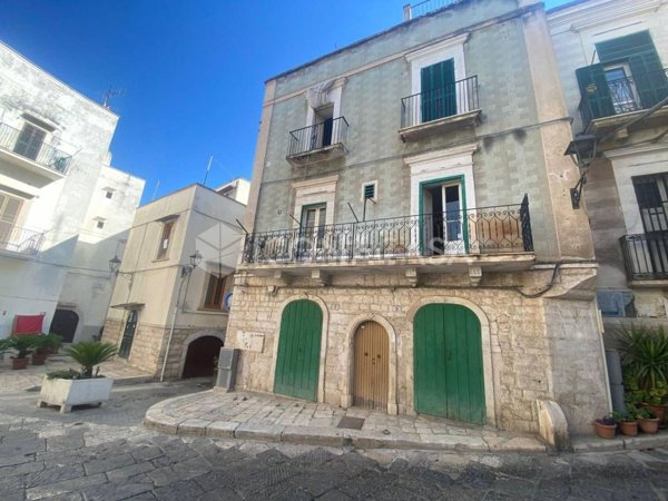 appartamento in vendita a Bitonto in zona Borgo Antico