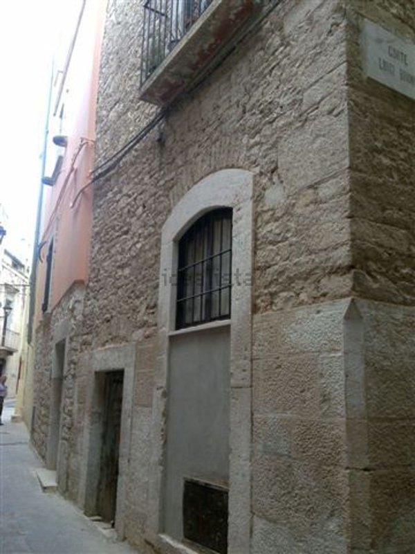 appartamento in vendita a Bitonto in zona Borgo Antico