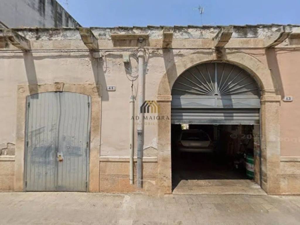 negozio in vendita a Bitonto in zona Borgo Antico