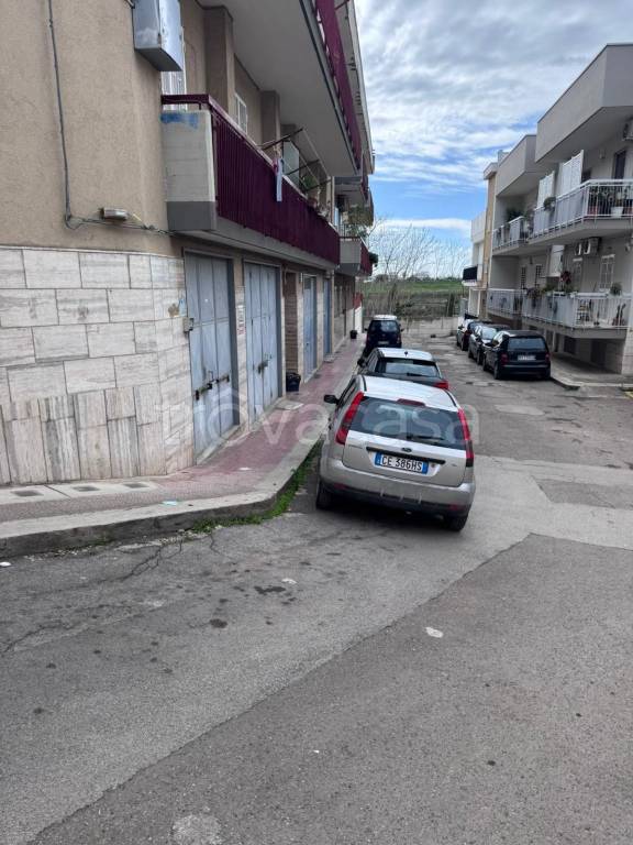 locale commerciale in vendita a Bitonto in zona Palombaio