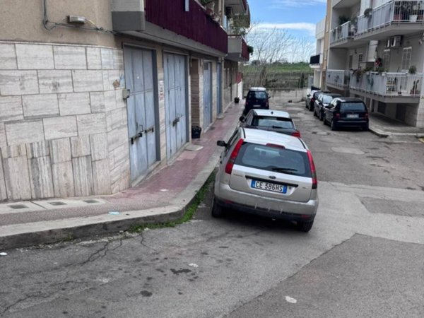 locale commerciale in vendita a Bitonto in zona Palombaio