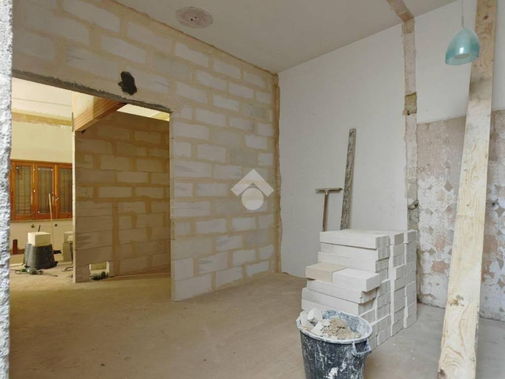 intera palazzina in vendita a Bitonto