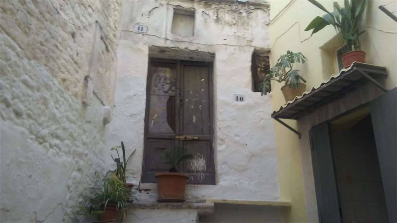 intera palazzina in vendita a Bitonto in zona Palombaio