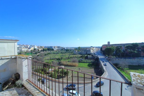 casa semindipendente in vendita a Bitonto in zona Borgo Antico
