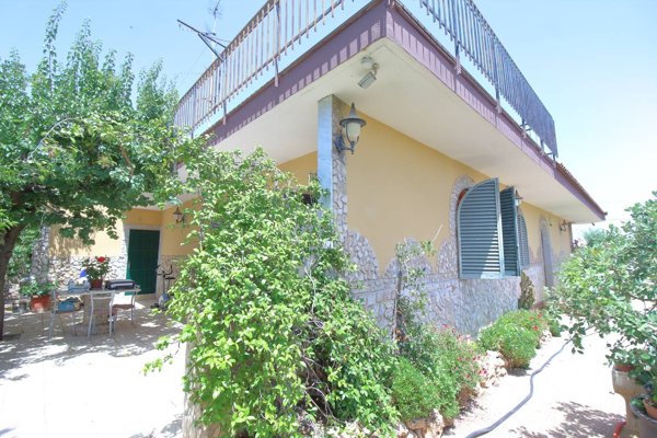 casa indipendente in vendita a Bitonto