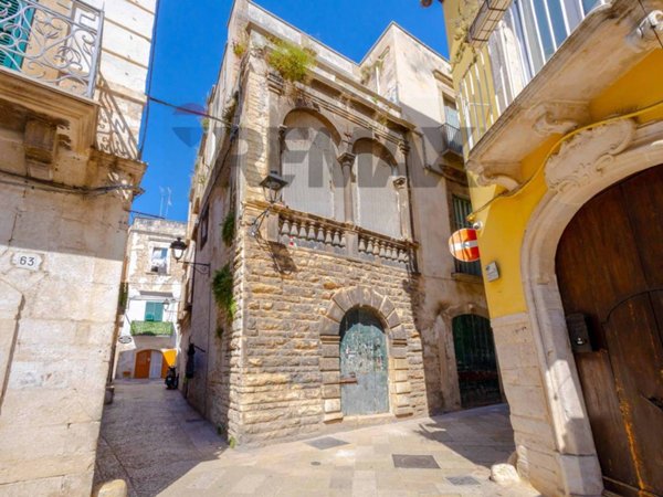 casa indipendente in vendita a Bitonto in zona Borgo Antico