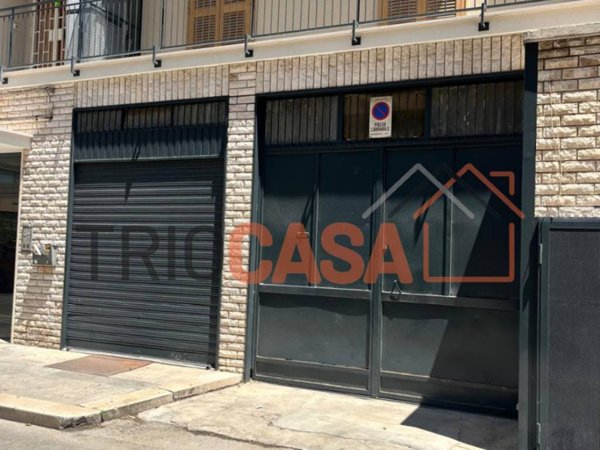 locale commerciale in vendita a Bitonto