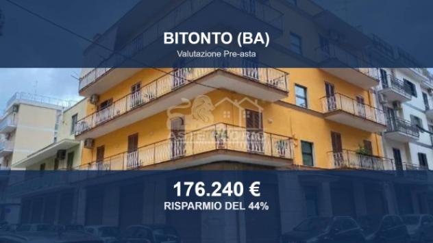 negozio in vendita a Bitonto in zona Borgo Antico