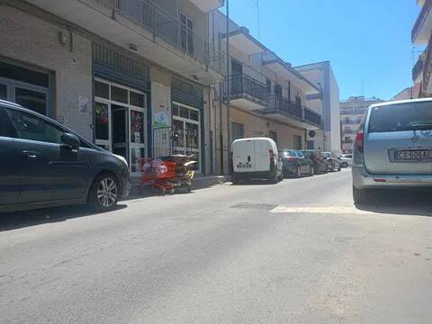 negozio in vendita a Bitonto in zona Centro Città