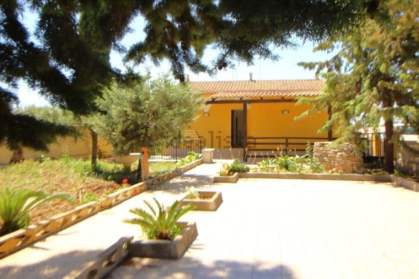 casa indipendente in vendita a Bitonto in zona Centro Città