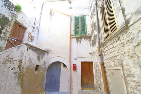 appartamento in vendita a Bitonto in zona Borgo Antico