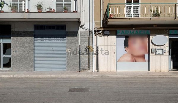 locale commerciale in vendita a Bitonto