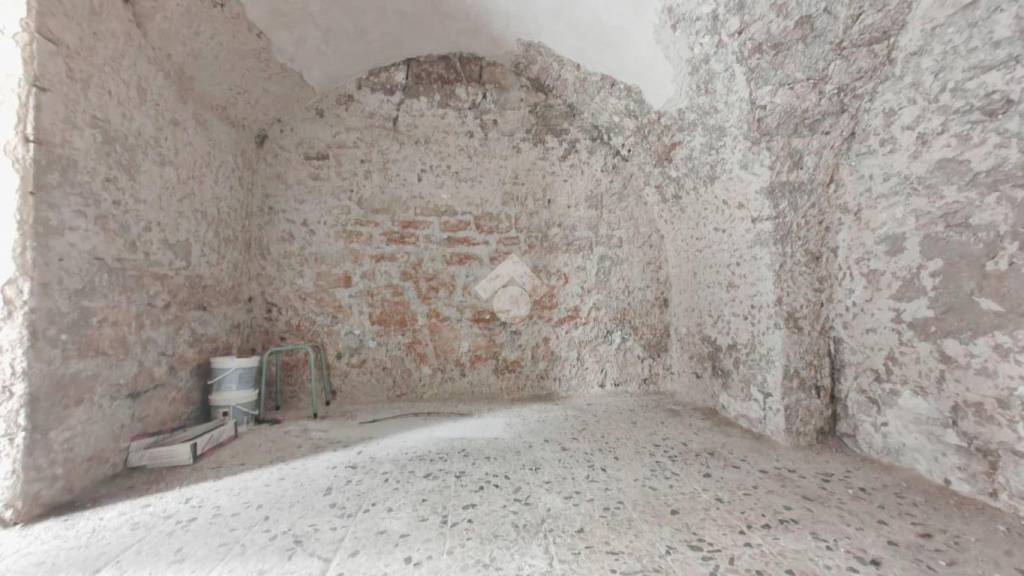 box auto in vendita a Bitonto in zona Borgo Antico