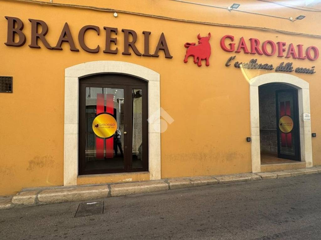 negozio in vendita a Bitonto in zona Centro Città