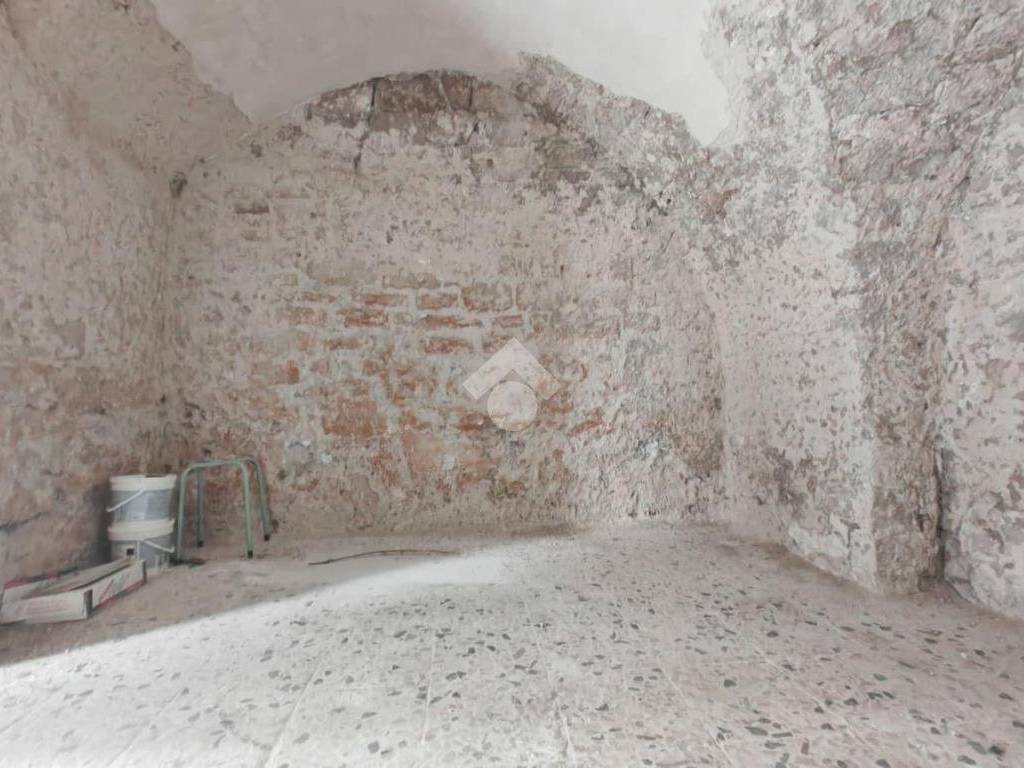 box auto in vendita a Bitonto in zona Borgo Antico