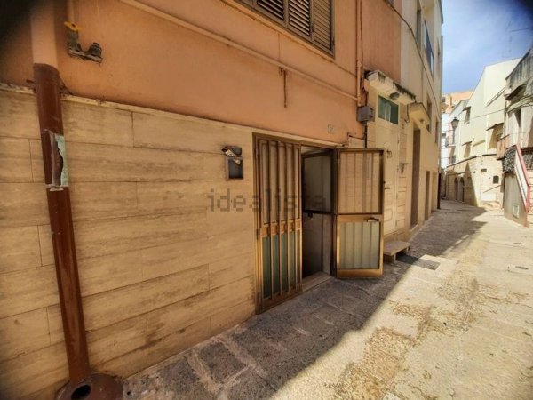 locale di sgombero in vendita a Bitritto