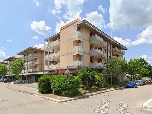 locale commerciale in vendita a Bitritto