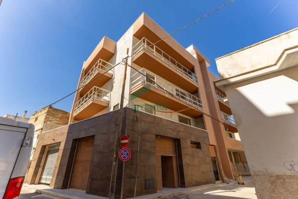 locale commerciale in vendita a Bitritto