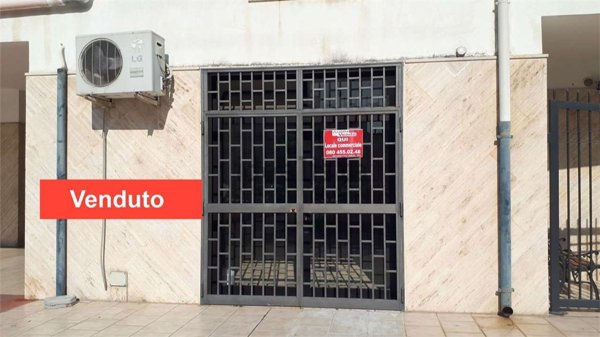 locale commerciale in vendita a Capurso