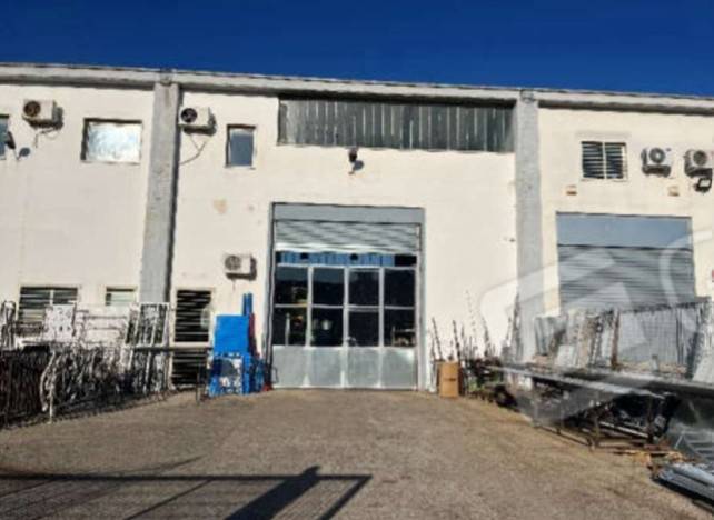 locale commerciale in vendita a Capurso