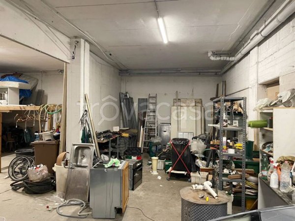 locale commerciale in vendita a Capurso