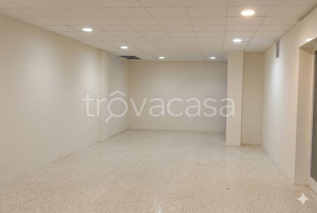 locale commerciale in vendita a Capurso