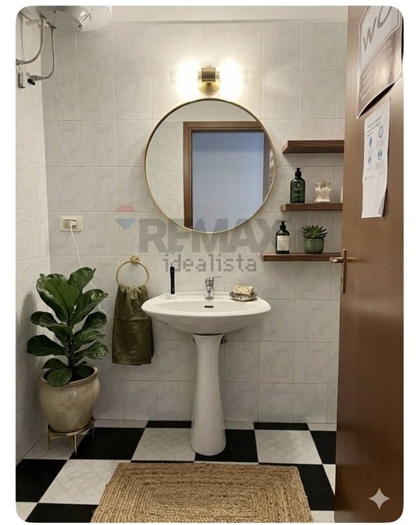 locale commerciale in vendita a Capurso