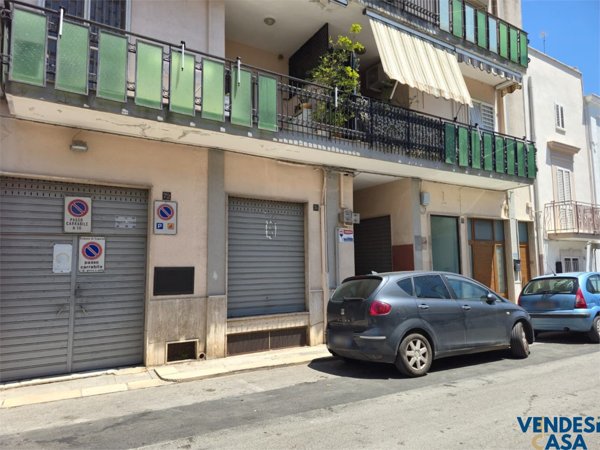 locale commerciale in vendita a Capurso