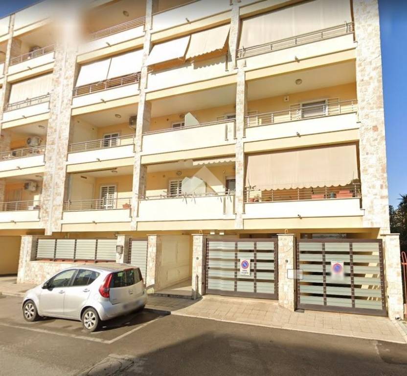 locale commerciale in vendita a Casamassima
