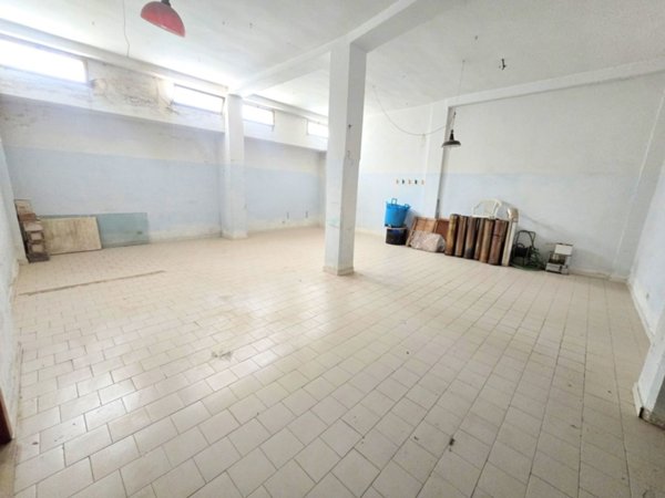 locale di sgombero in vendita a Casamassima