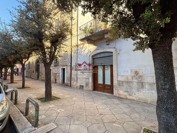 locale commerciale in vendita a Casamassima