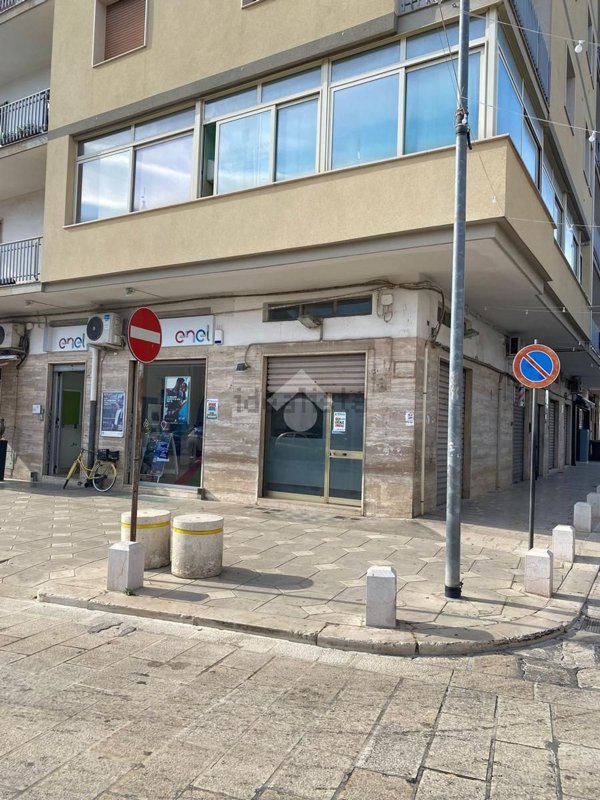 locale commerciale in vendita a Casamassima