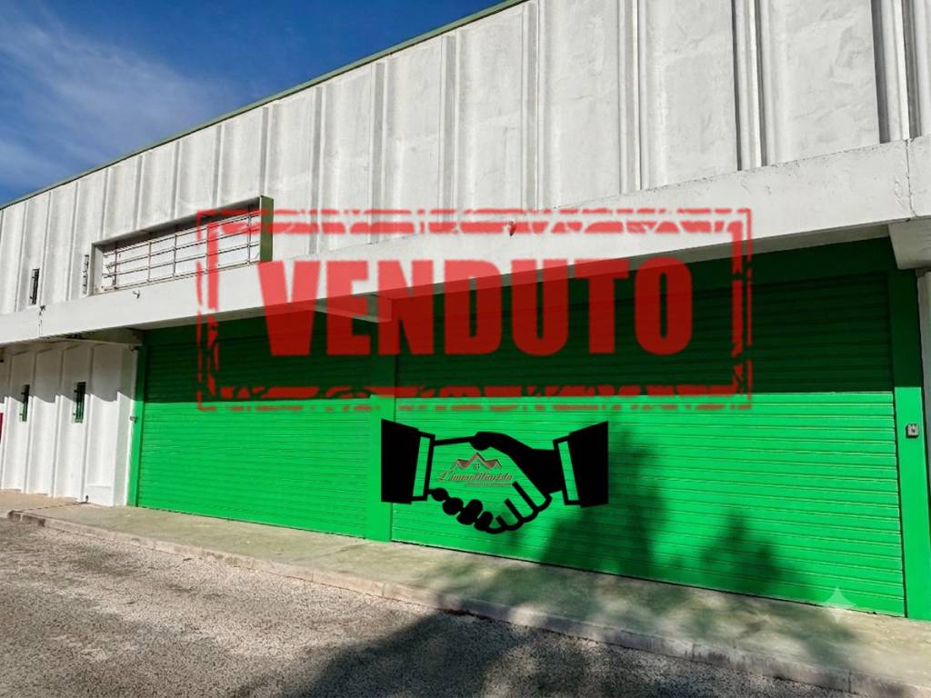 locale commerciale in vendita a Casamassima