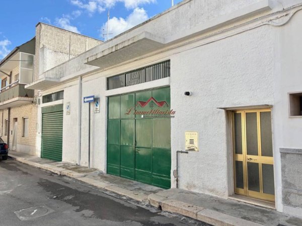 locale commerciale in vendita a Casamassima