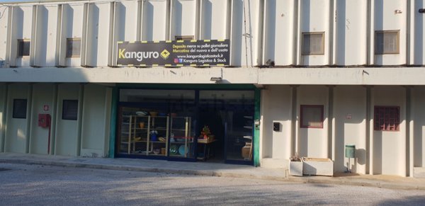 locale di sgombero in vendita a Casamassima