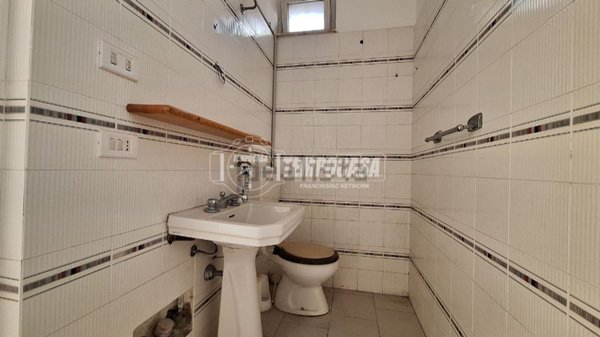 locale commerciale in vendita a Casamassima