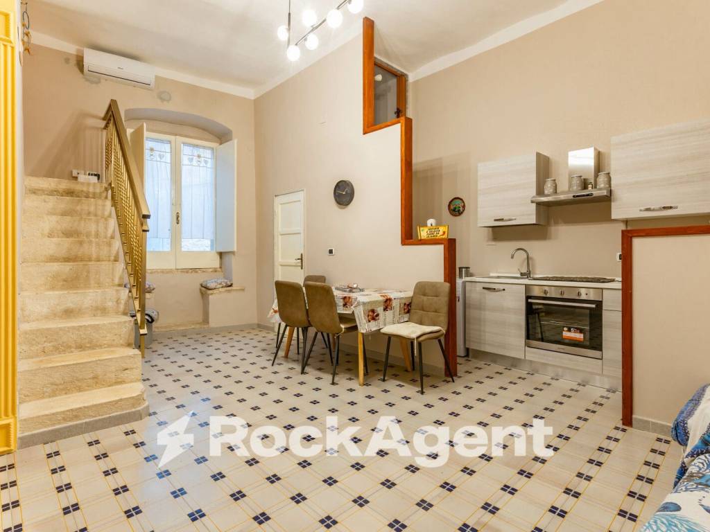 intera palazzina in vendita a Casamassima