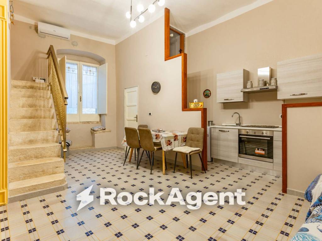intera palazzina in vendita a Casamassima