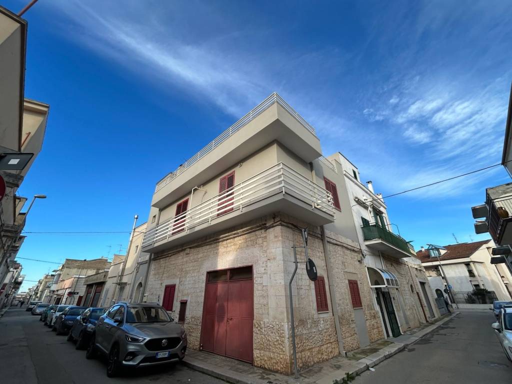 intera palazzina in vendita a Casamassima