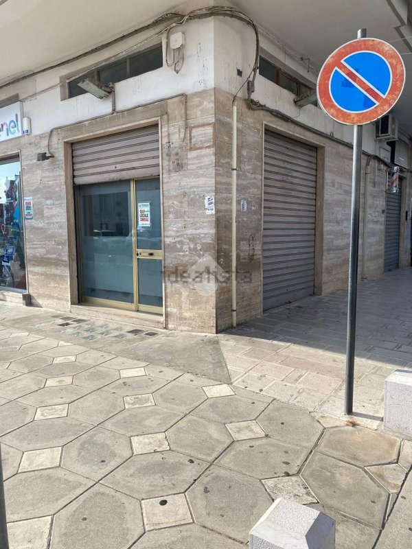 negozio in vendita a Casamassima