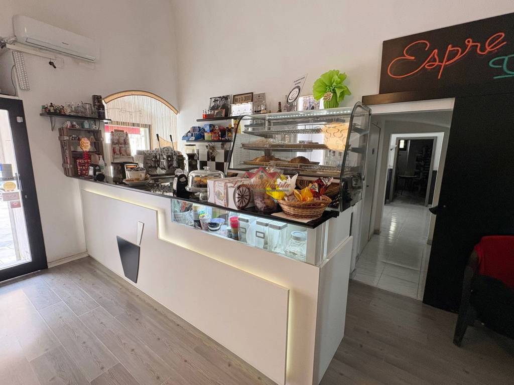 negozio in vendita a Casamassima