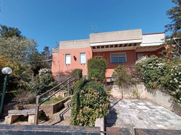 casa indipendente in vendita a Cassano delle Murge