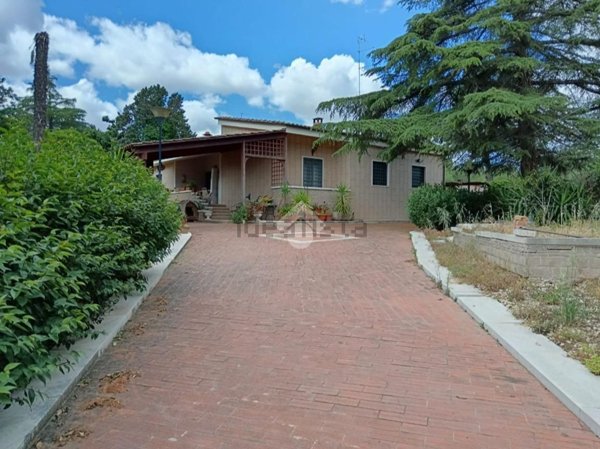casa indipendente in vendita a Cassano delle Murge