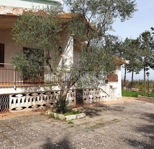 casa indipendente in vendita a Cassano delle Murge